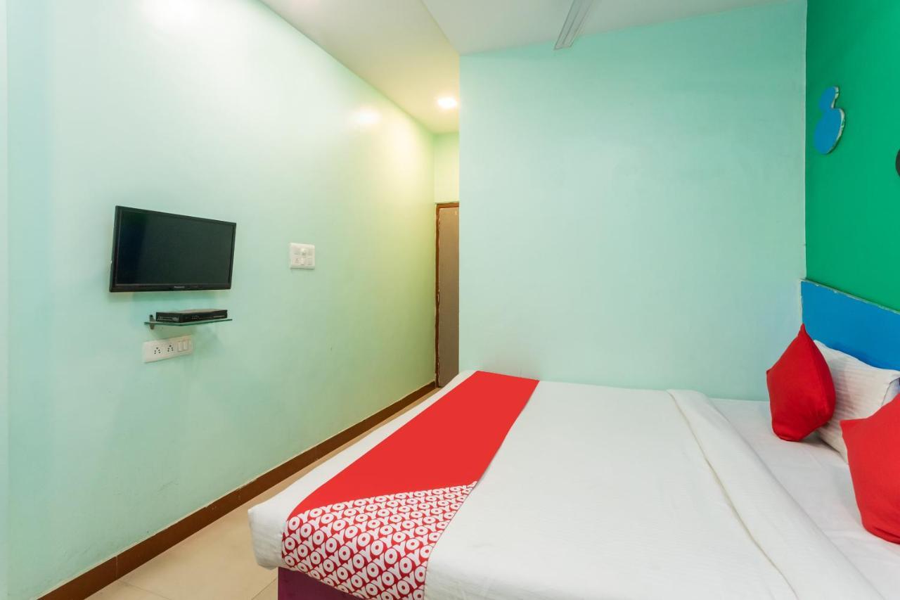 Oyo 14594 Hotel Amaltas Ujjain Buitenkant foto