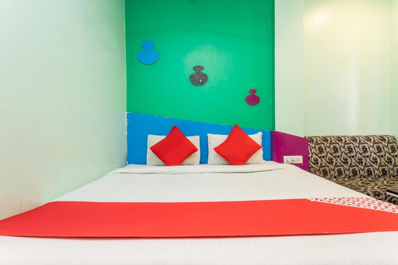 Oyo 14594 Hotel Amaltas Ujjain Buitenkant foto