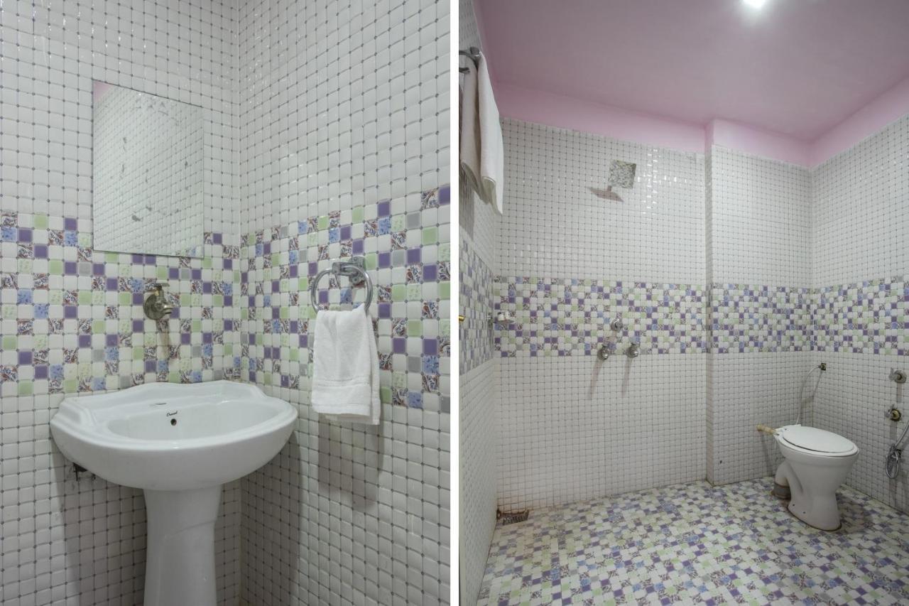 Oyo 14594 Hotel Amaltas Ujjain Buitenkant foto